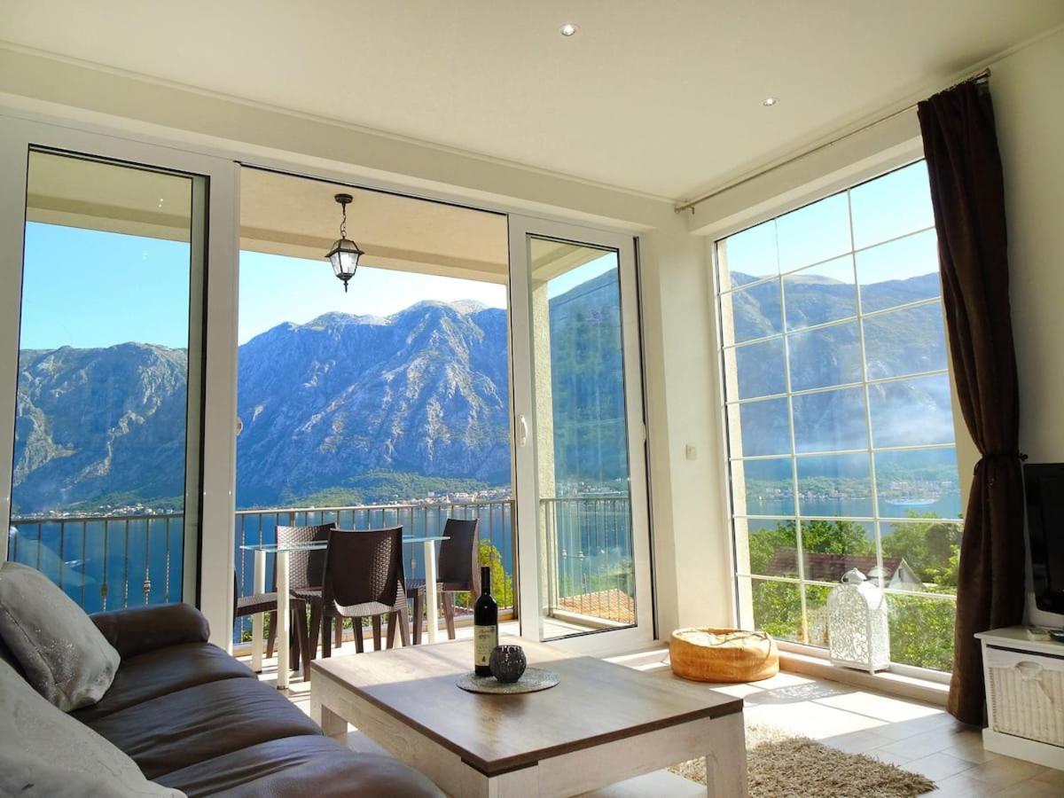 Bay Of Kotor View Apartment With Pool Прчань Экстерьер фото