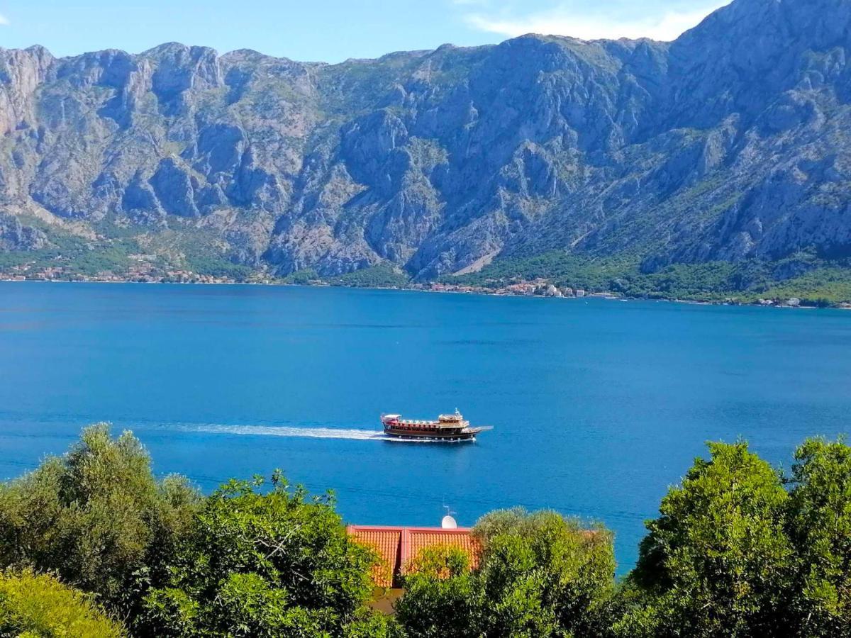 Bay Of Kotor View Apartment With Pool Прчань Экстерьер фото